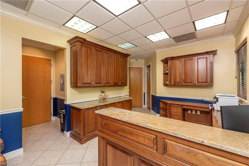 Naples, FL 34104,2770 Horseshoe DR S #2-1