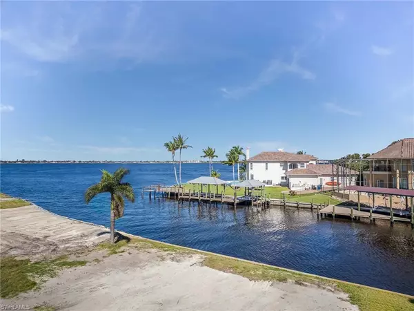 Fort Myers, FL 33919,807 Cypress Lake CIR