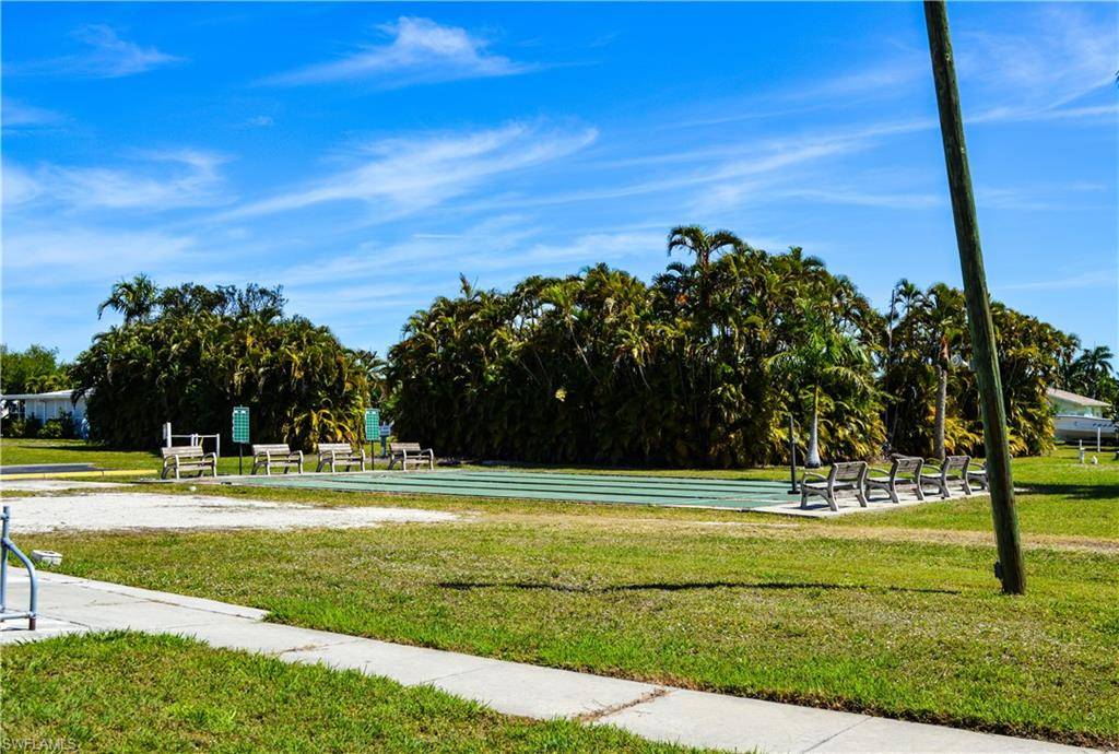 Fort Myers, FL 33908,76 Birch BLVD