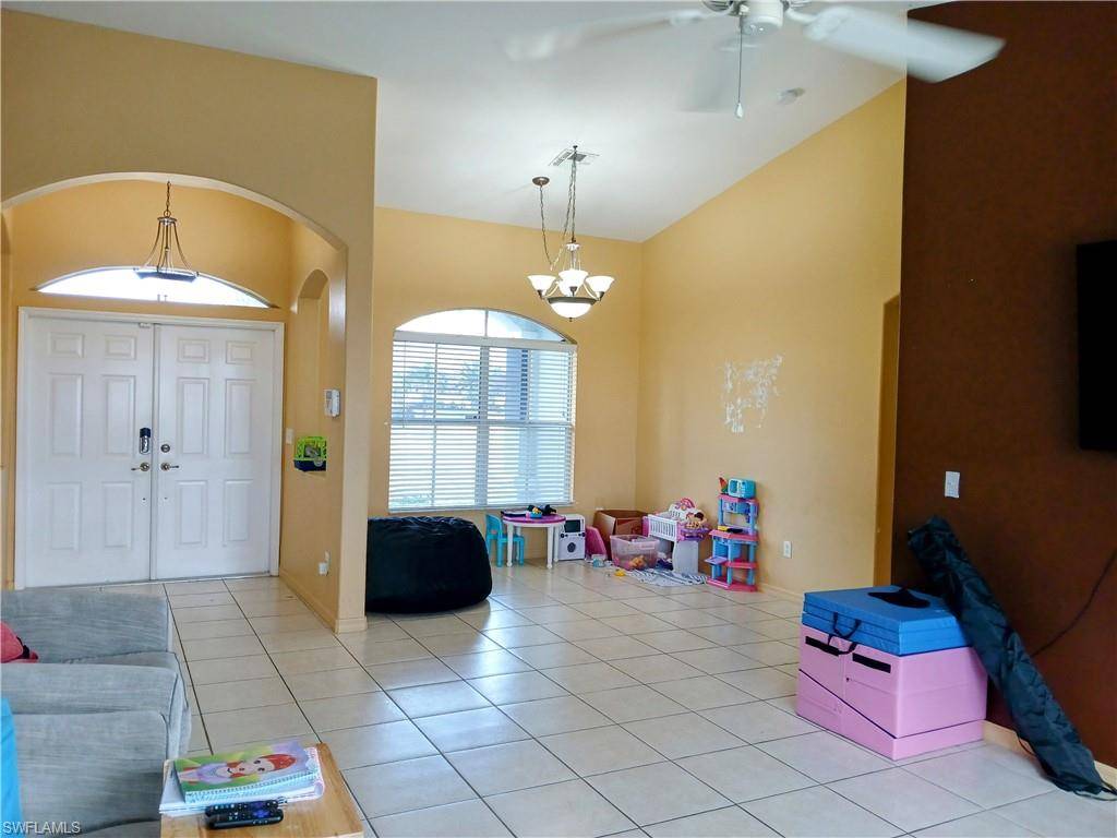 Lehigh Acres, FL 33936,265 Richmond AVE S
