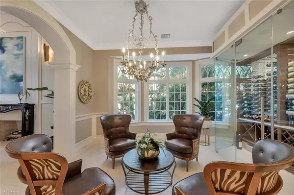 Naples, FL 34102,40 5th AVE S