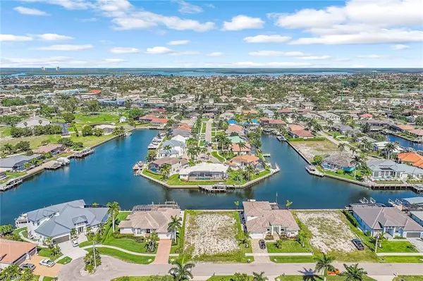 Marco Island, FL 34145,459 Waterleaf CT