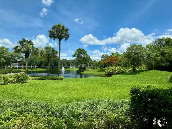 Naples, FL 34108,5950 Pelican Bay Blvd #112