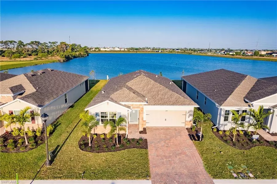 628 Parkshore Lake AVE, Cape Coral, FL 33993