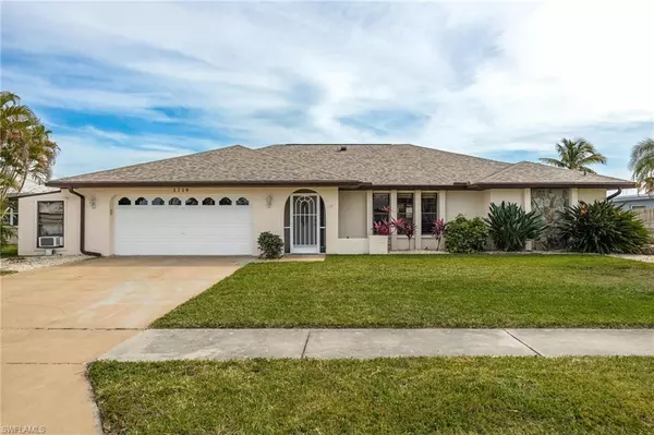 1719 W Bluewater TER, North Fort Myers, FL 33903