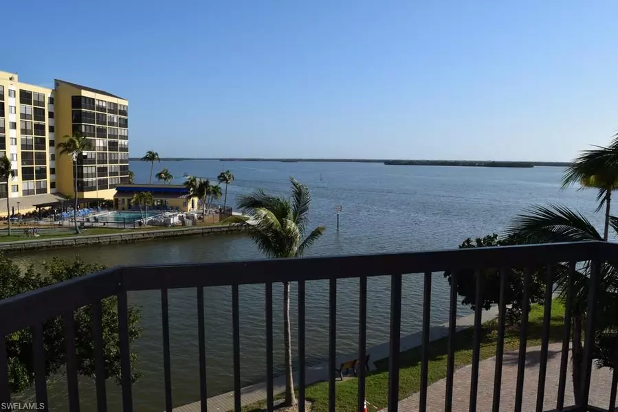 4265 Bay Beach LN #326, Fort Myers Beach, FL 33931