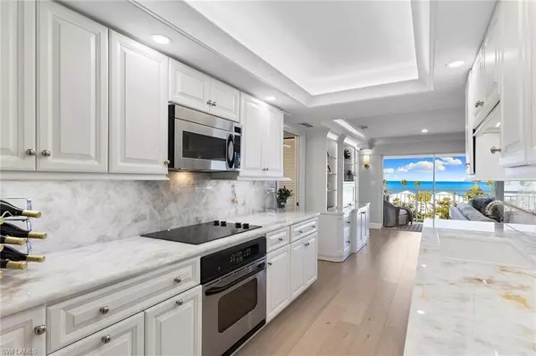 Naples, FL 34103,2600 Gulf Shore BLVD N #66