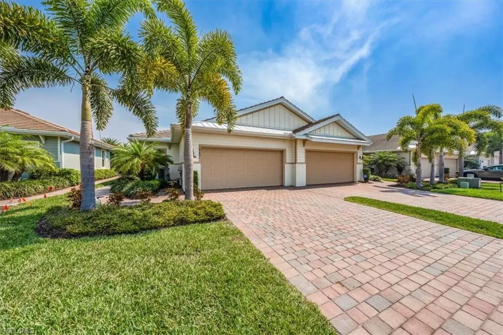 Naples, FL 34114,14691 Edgewater CIR