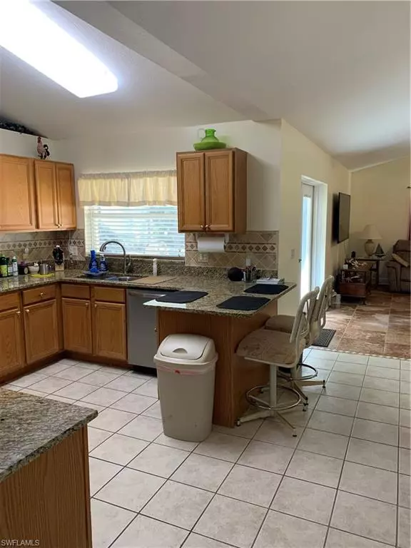 Cape Coral, FL 33904,132 SE 27th ST