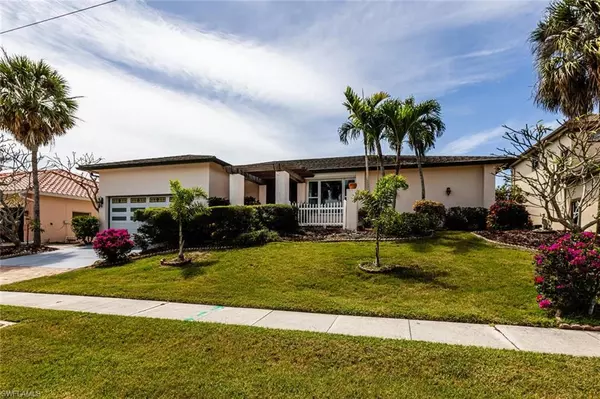 Marco Island, FL 34145,364 Lamplighter DR