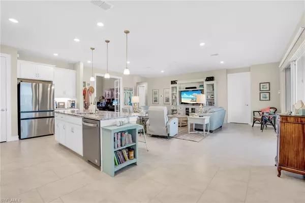 Cape Coral, FL 33909,527 NE 6th TER