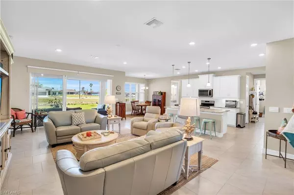 Cape Coral, FL 33909,527 NE 6th TER