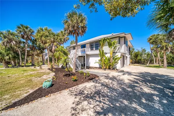 6424 Pine AVE, Sanibel, FL 33957