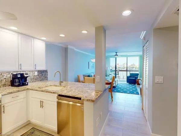 Marco Island, FL 34145,601 Seaview CT #C-206