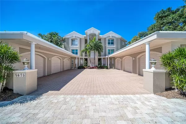 Sanibel, FL 33957,5675 Baltusrol CT #3B