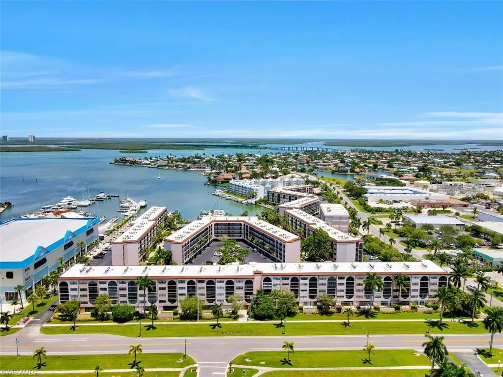 Marco Island, FL 34145,1024 Anglers Cove CV #C-403