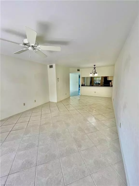 Naples, FL 34112,2726 Kings Lake BLVD #104