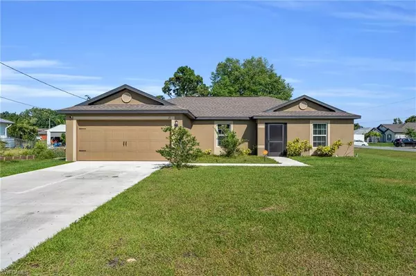 137 Blackstone DR, Fort Myers, FL 33913