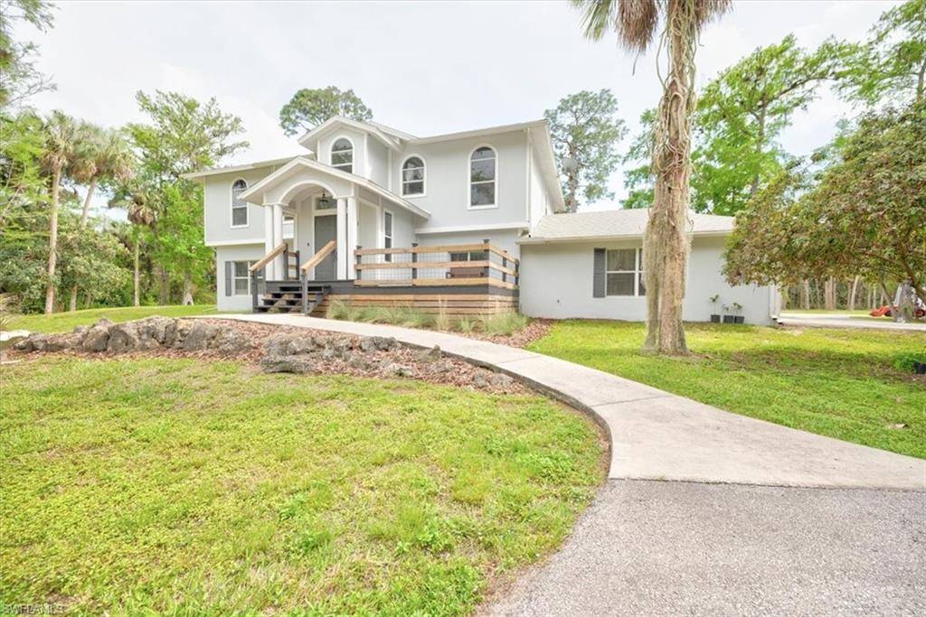 560 14th AVE NW, Naples, FL 34120