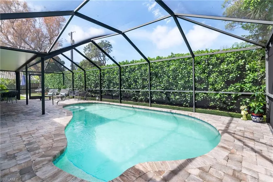 237 Burning Tree DR, Naples, FL 34105