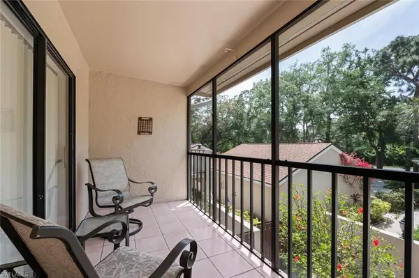 Naples, FL 34110,325 Bay Forest DR #202