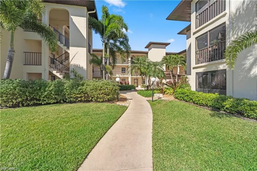 8474 Charter Club CIR #11, Fort Myers, FL 33919