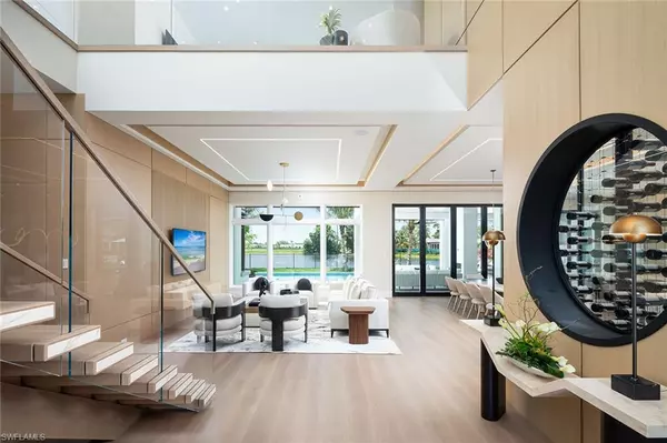 Naples, FL 34102,584 Banyan BLVD