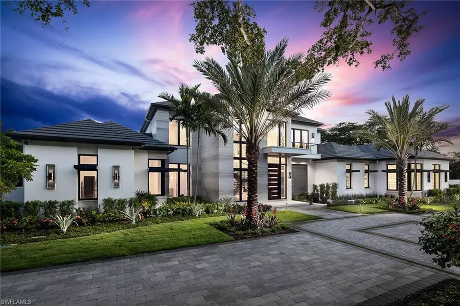 584 Banyan BLVD, Naples, FL 34102