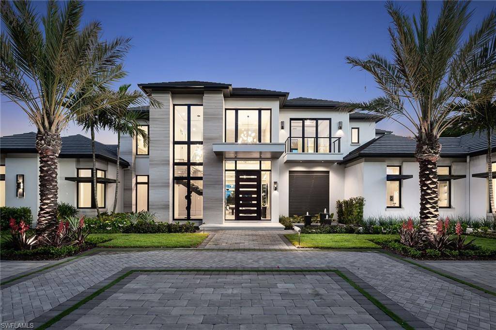 Naples, FL 34102,584 Banyan BLVD