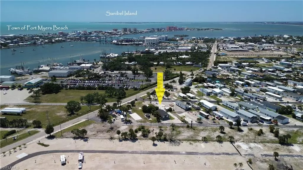 41 Helen LN, Fort Myers Beach, FL 33931
