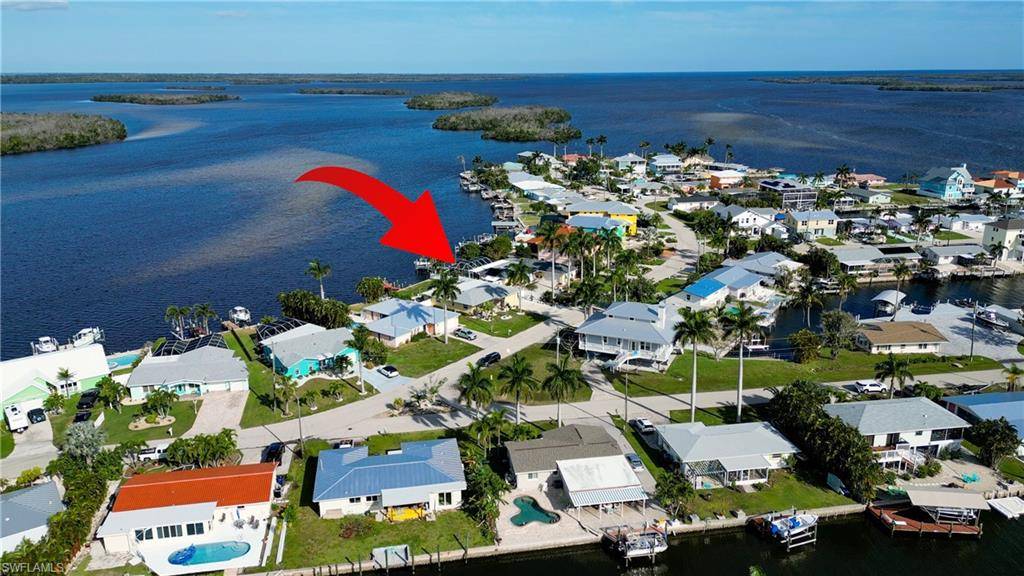 11827 Island AVE, Matlacha, FL 33993