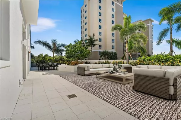 Fort Myers Beach, FL 33931,4142 Bay Beach LN #206