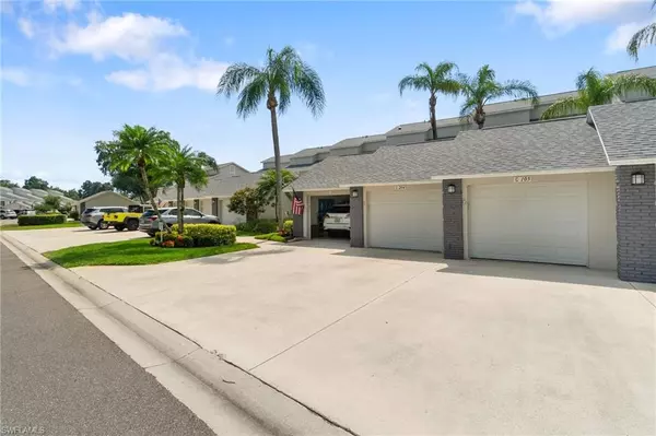 Naples, FL 34104,433 Country Hollow CT #C105