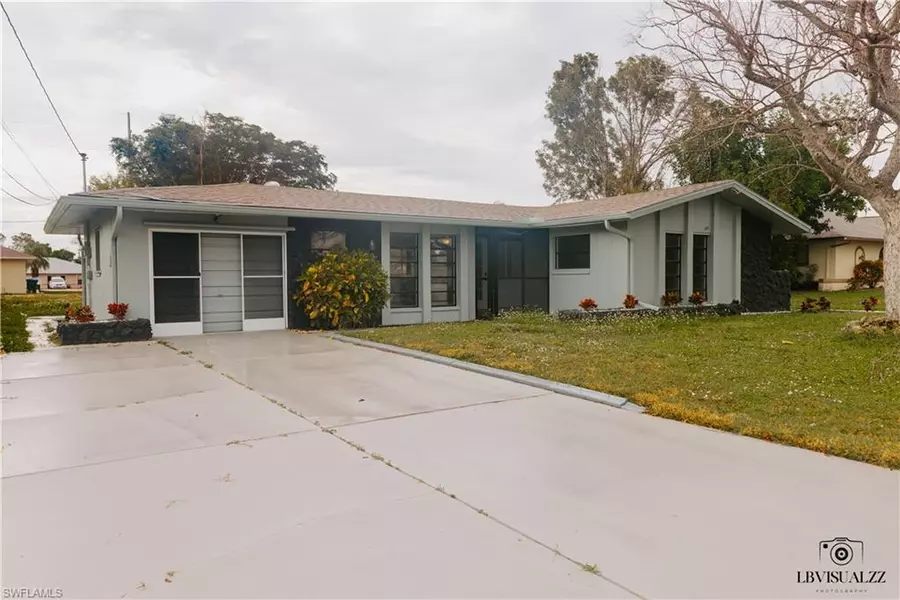 3408 SE Santa Barbara PL, Cape Coral, FL 33904