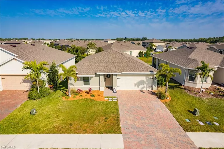 3206 Estancia LN, Cape Coral, FL 33909