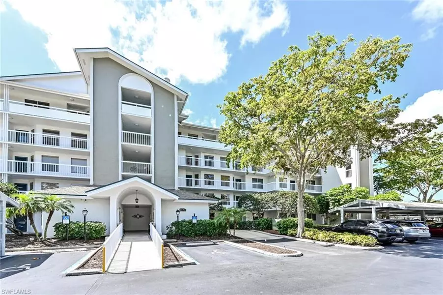 360 Horse Creek DR #107, Naples, FL 34110