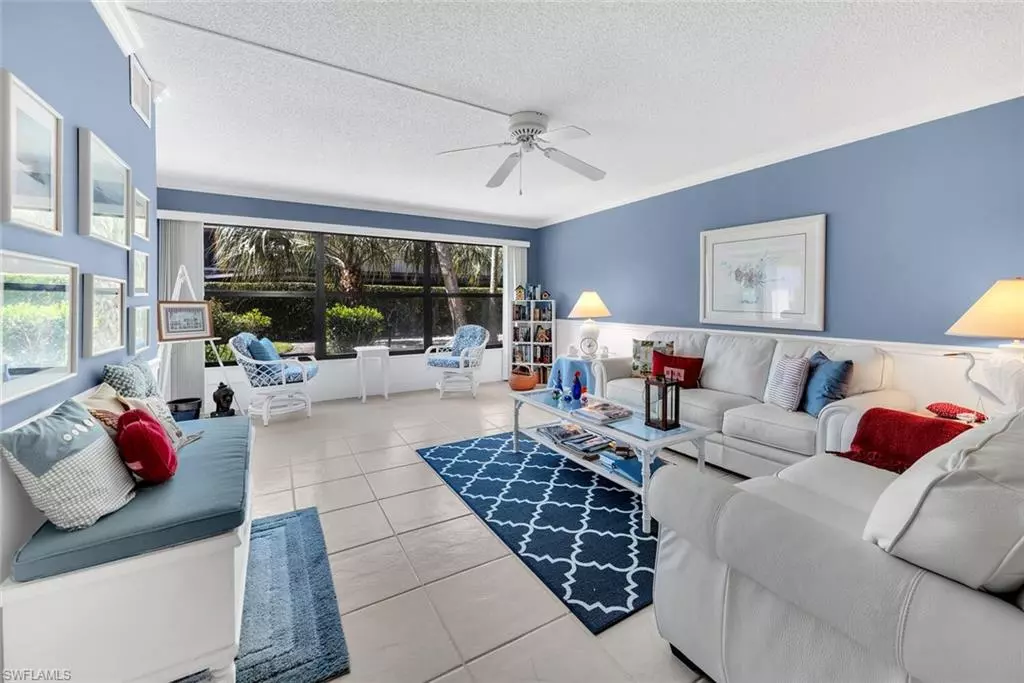 Naples, FL 34103,4082 Belair LN #11