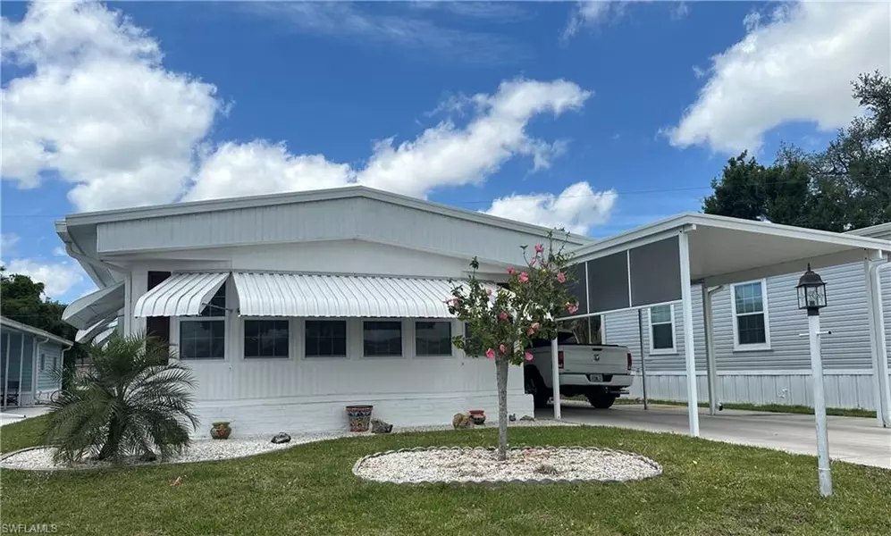 210 Santa Fe TRL, North Fort Myers, FL 33917