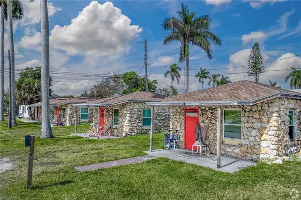 North Fort Myers, FL 33903,1189 N Tamiami TRL