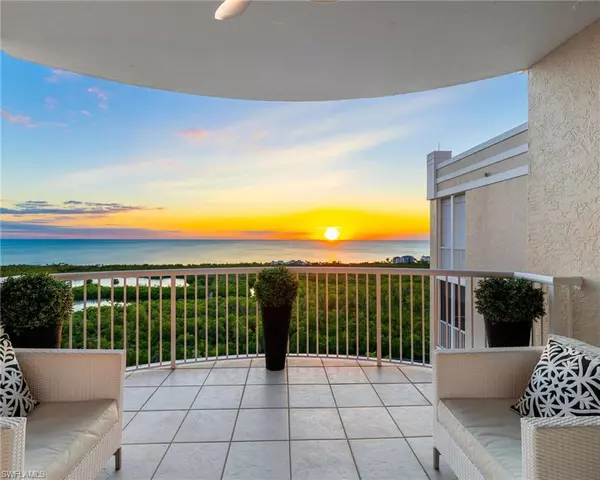 Naples, FL 34108,7117 Pelican Bay BLVD #1903