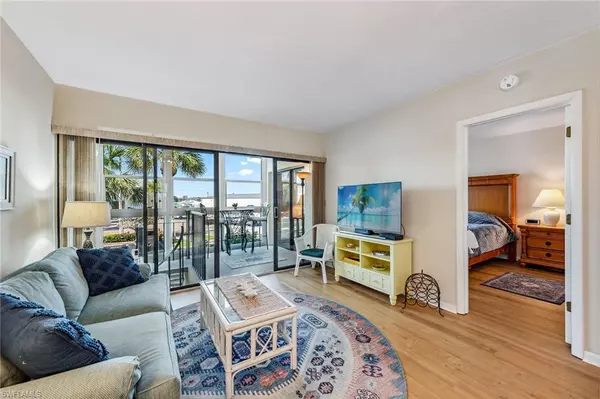 Naples, FL 34102,807 River Point DR #105D