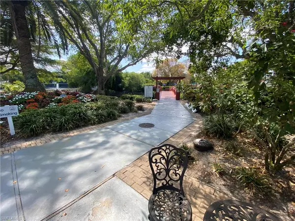 Naples, FL 34103,600 Neapolitan WAY #125