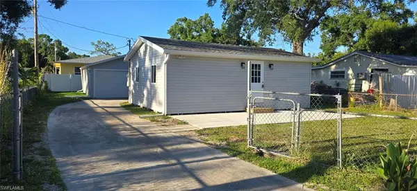 346 Stockton ST, North Fort Myers, FL 33903