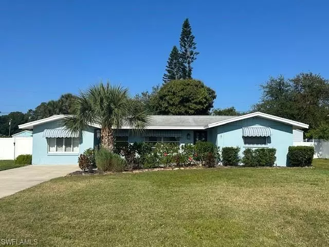 552 Acacia LN, Nokomis, FL 34275