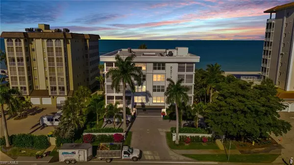 Naples, FL 34108,9517 Gulf Shore DR #202