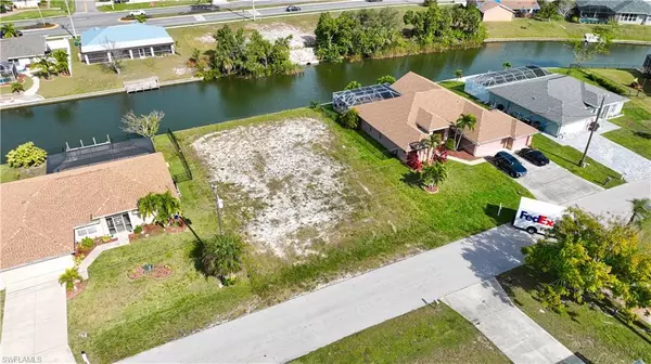 Cape Coral, FL 33990,203 SE 11th TER