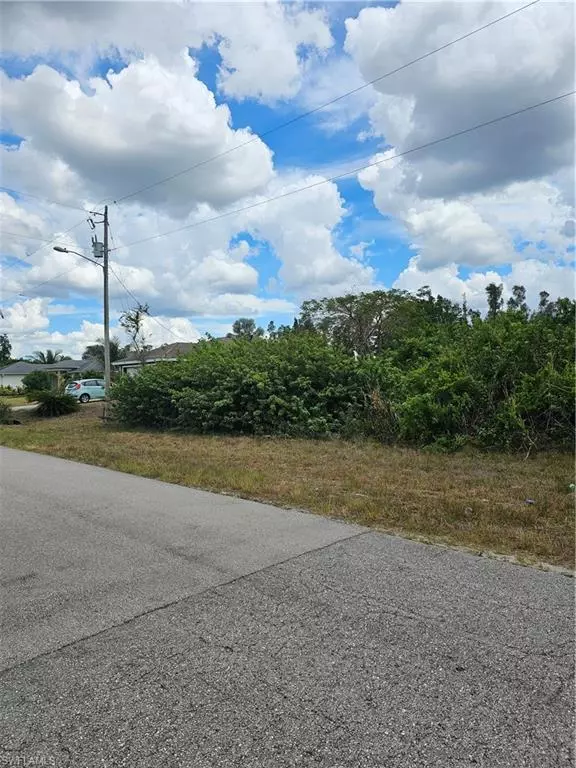 Lehigh Acres, FL 33974,114 Preston ST