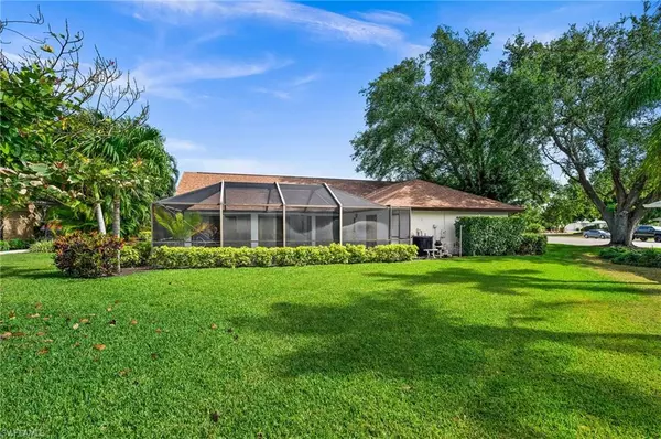 Naples, FL 34110,360 Country Club LN