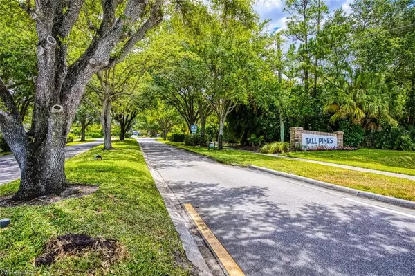 Naples, FL 34109,6100 Cypress Hollow WAY