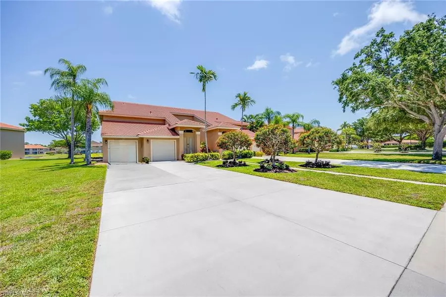 6710 Huntington Lakes CIR #202, Naples, FL 34119